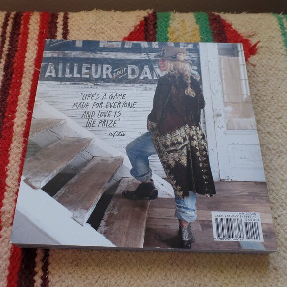 Magnolia Pearl Book 'And The Stars Go With You'  NEW - Picture 9 of 10